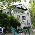 Marcinelle Jardins De La Fontaine Qui Bout Parking Gratuit 公寓式酒店 3*