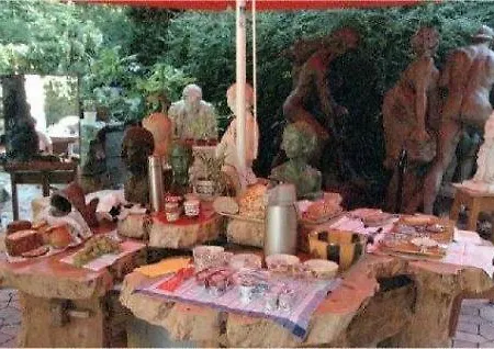 Marcinelle Jardins De La Fontaine Qui Bout Parking Gratuit 3*