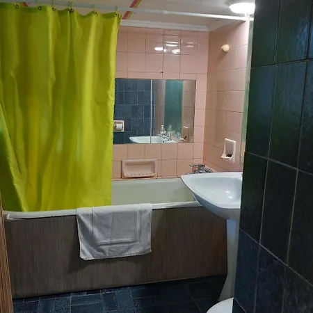 Marcinelle Jardins De La Fontaine Qui Bout Parking Gratuit Apart-hotel 3*